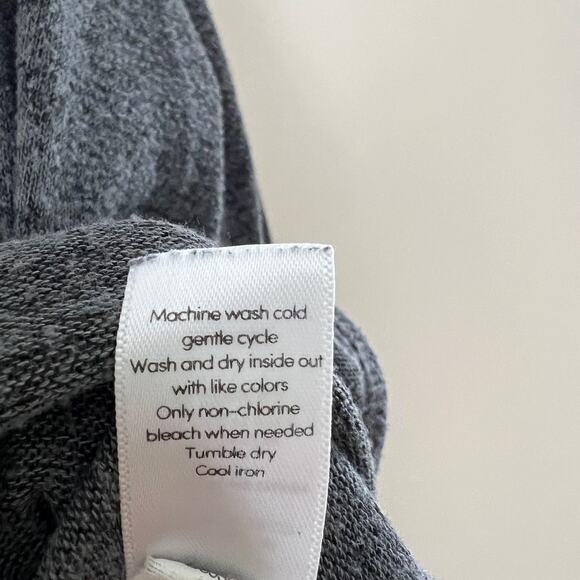 ATHLETA Women's Long Sleeve Gray Top with Thumb Holes Size L - Picture 5 of 13